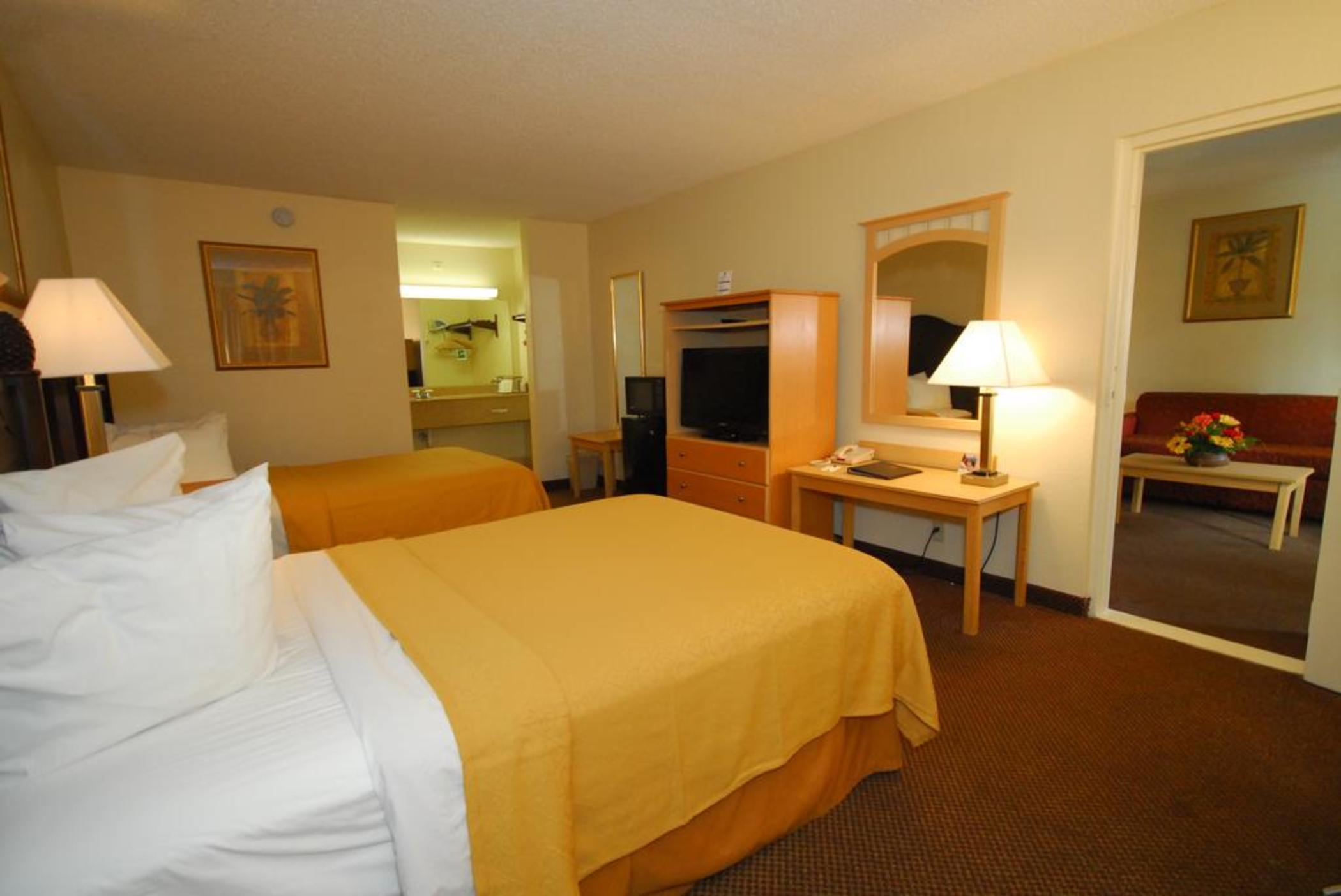 Quality Inn & Suites Eastgate Kissimmee Exterior photo
