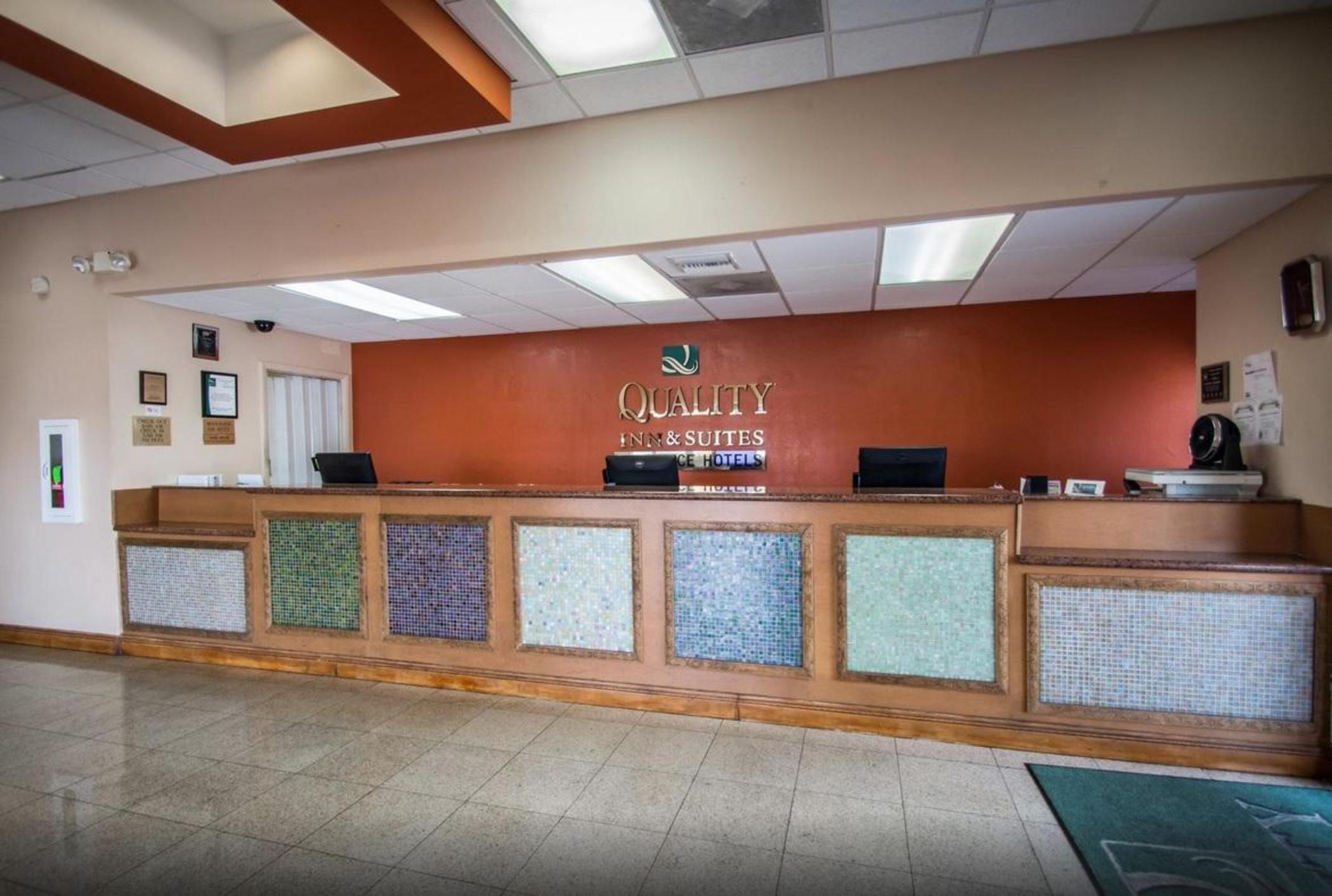 Quality Inn & Suites Eastgate Kissimmee Exterior photo
